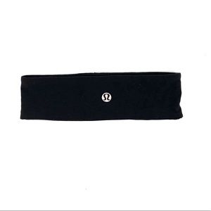 Lululemon Fly Away Tamer Headband II's